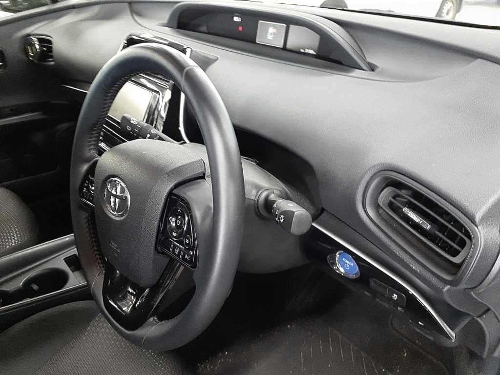 Toyota Prius S SAFETY SENS