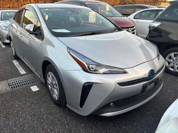 Toyota Prius S SAFETY SENS