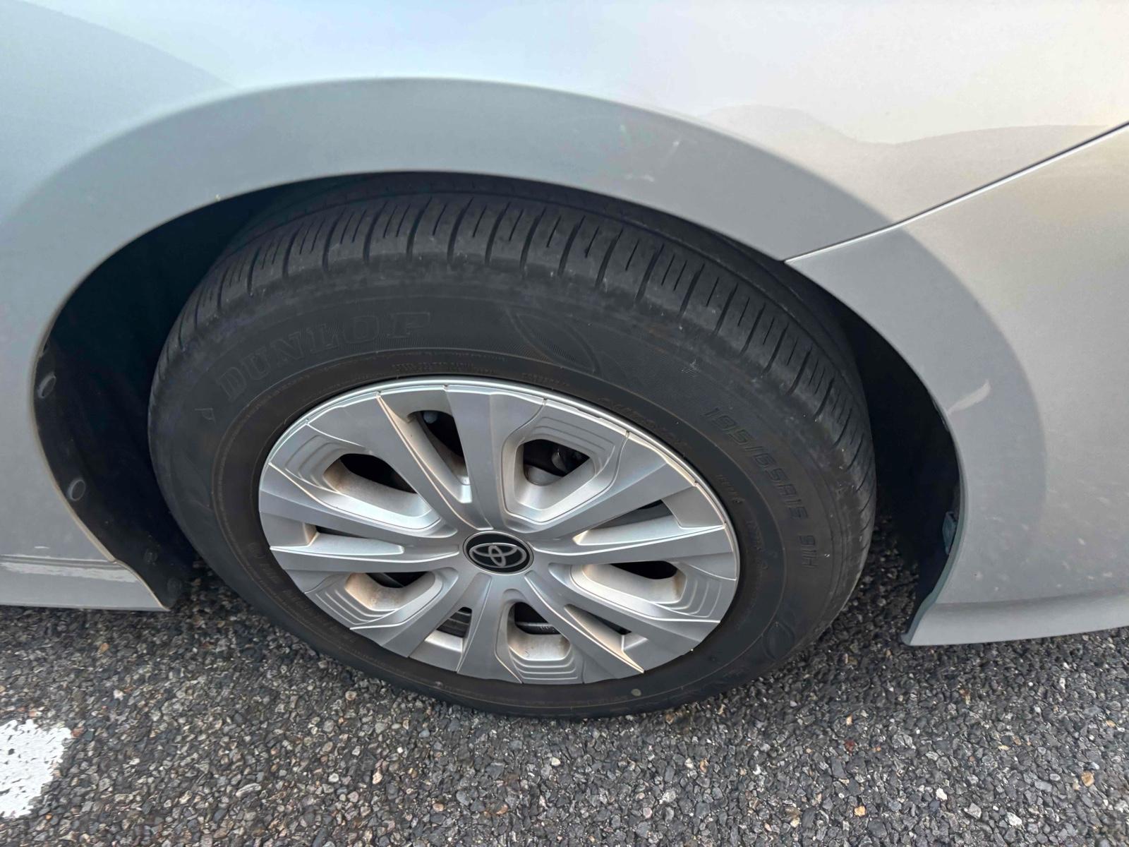 Toyota Prius S SAFETY SENS