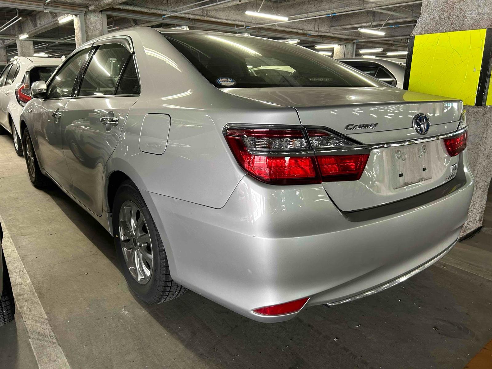 Toyota Camry HYBRID