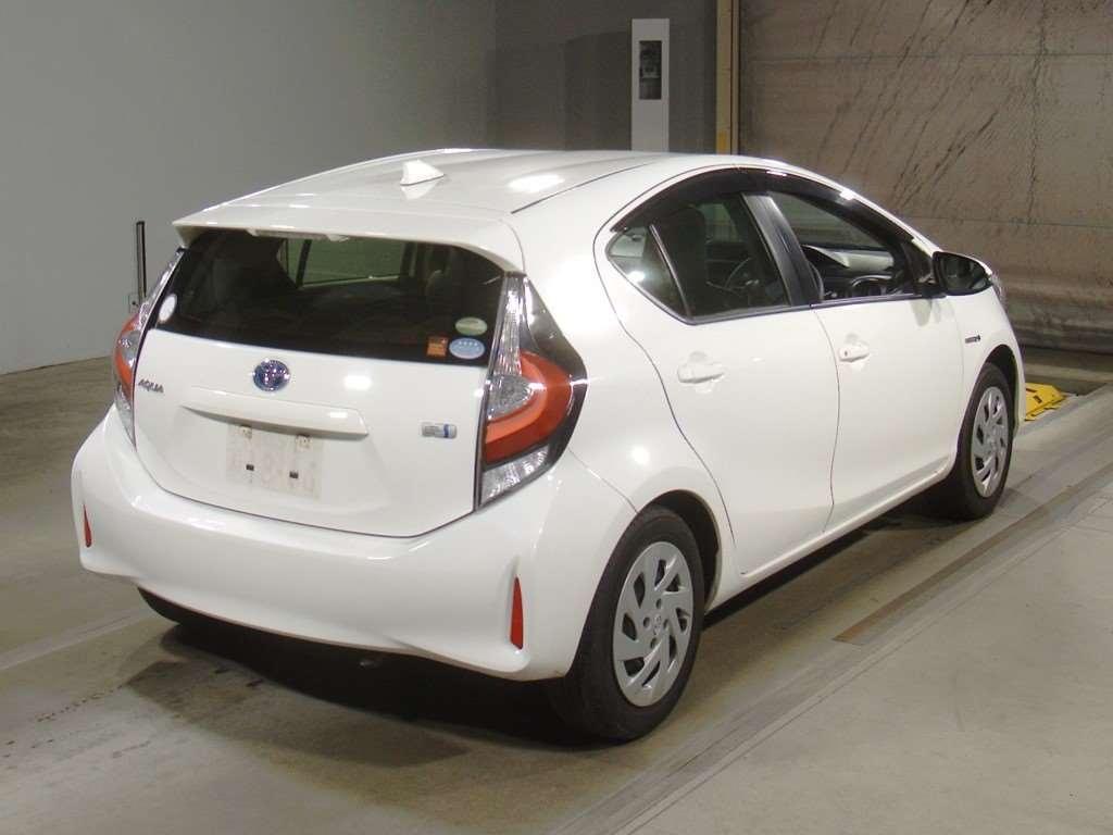 Toyota Aqua L