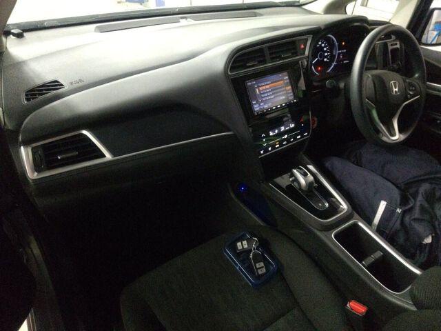 Honda Shuttle HYBRID HONDA SENSING