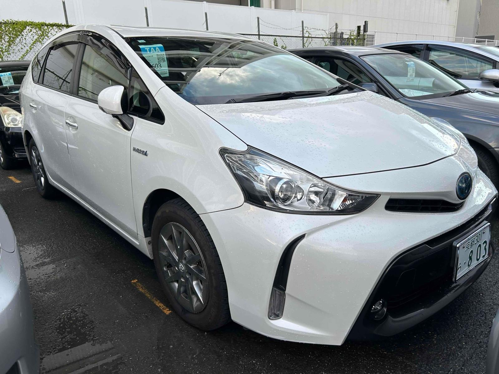 Toyota Prius ALPHA S TUNE BLACK 2