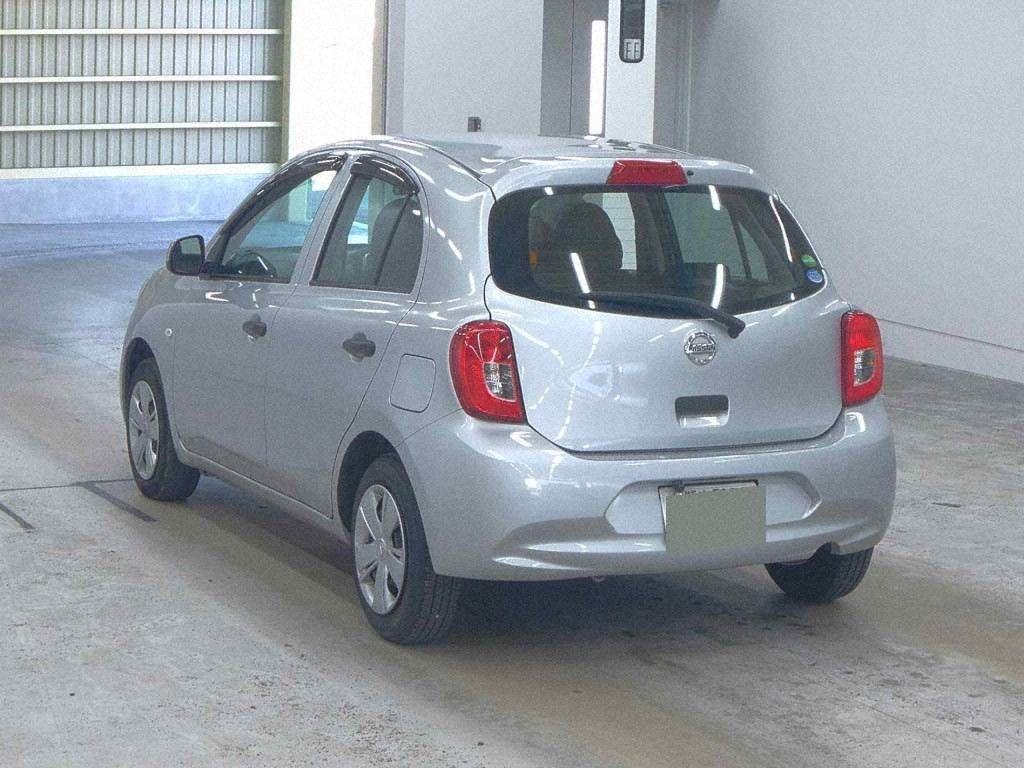 Nissan MARCH S