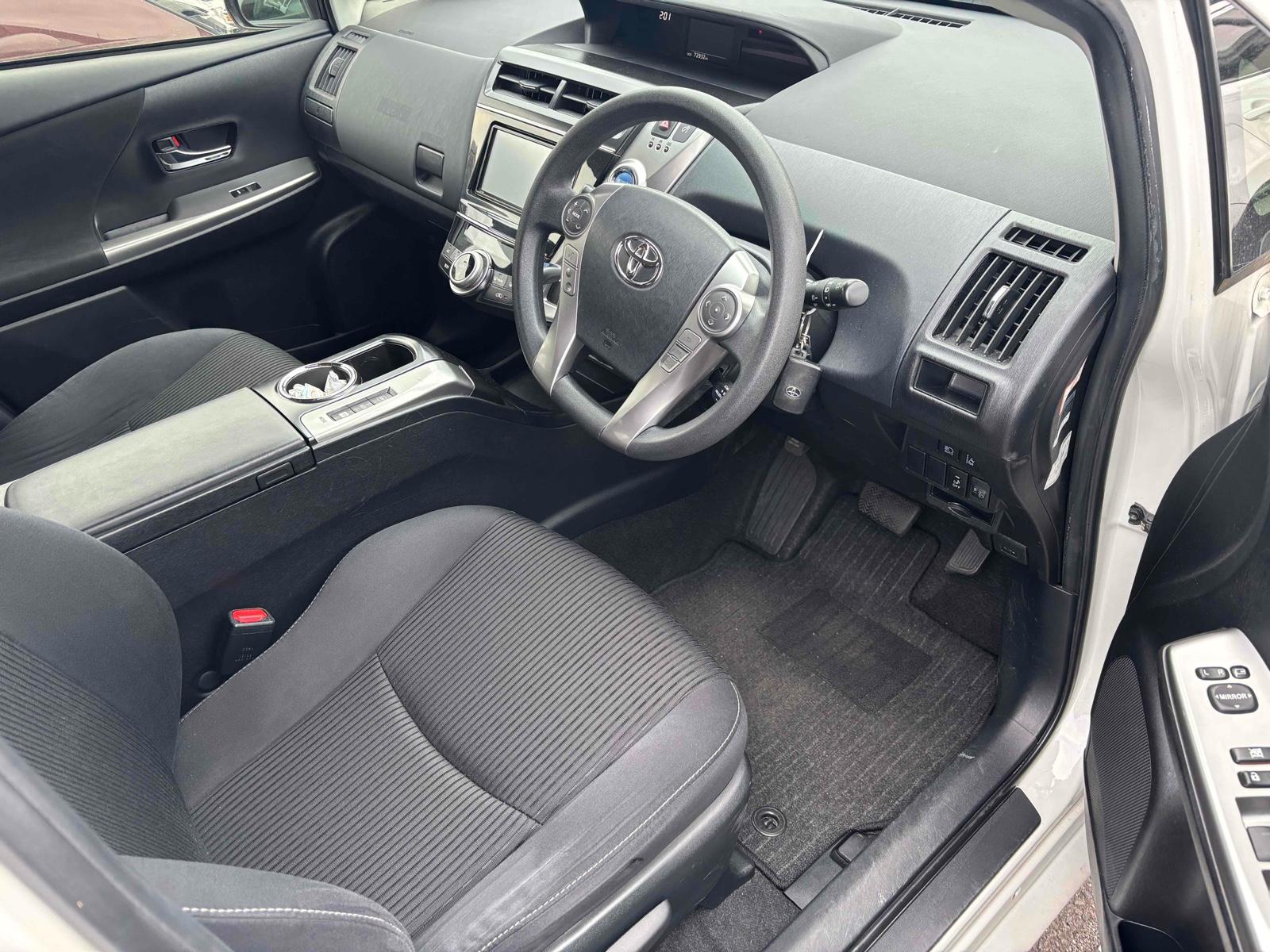 Toyota Prius ALPHA S