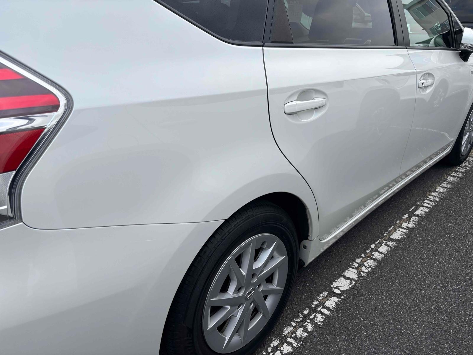 Toyota Prius ALPHA S