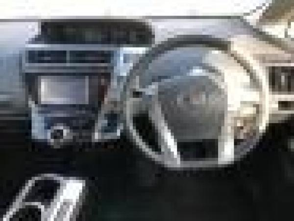 Toyota Prius ALPHA S