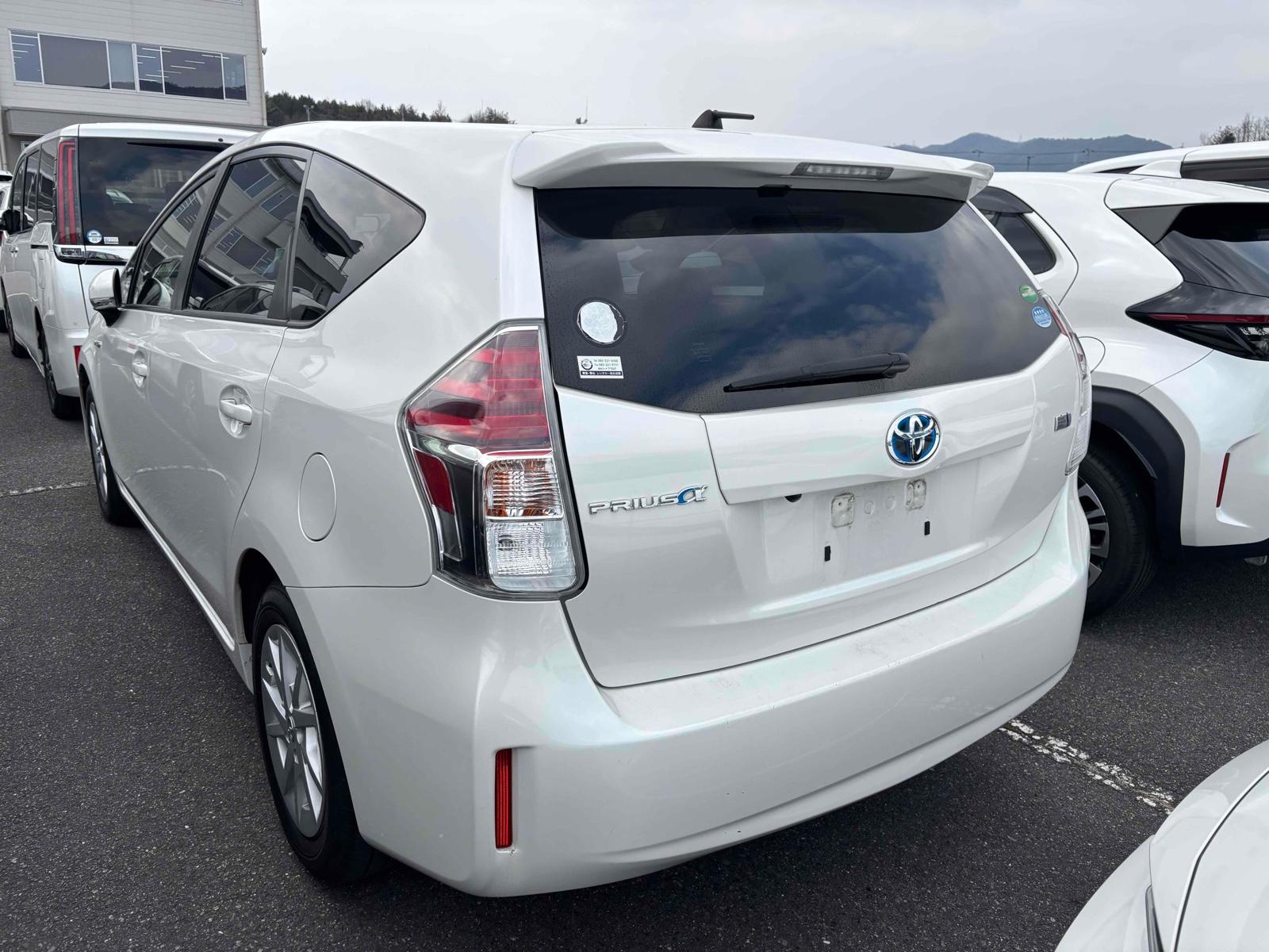 Toyota Prius ALPHA S