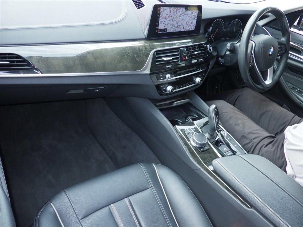 BMW 5 Series 530E RUG JIIPAF