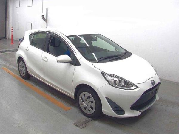Toyota Aqua L