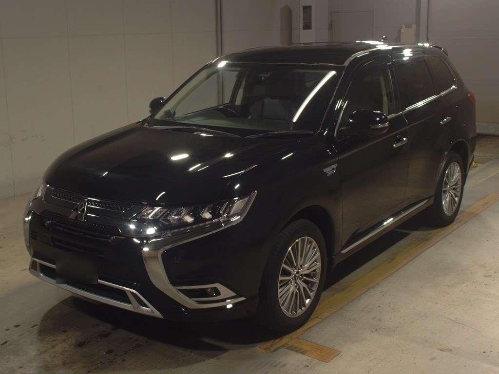 Mitsubishi ｱｳﾄﾗﾝﾀﾞｰPHEV G Plus Package 4WD