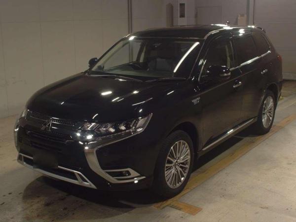 Mitsubishi ｱｳﾄﾗﾝﾀﾞｰPHEV G Plus Package 4WD