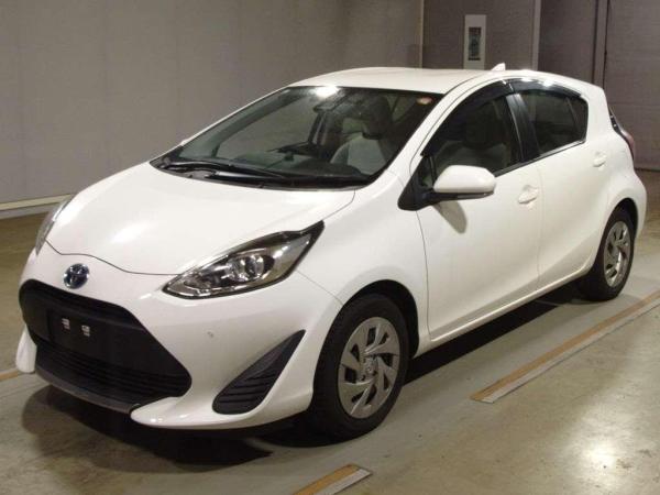 Toyota Aqua L