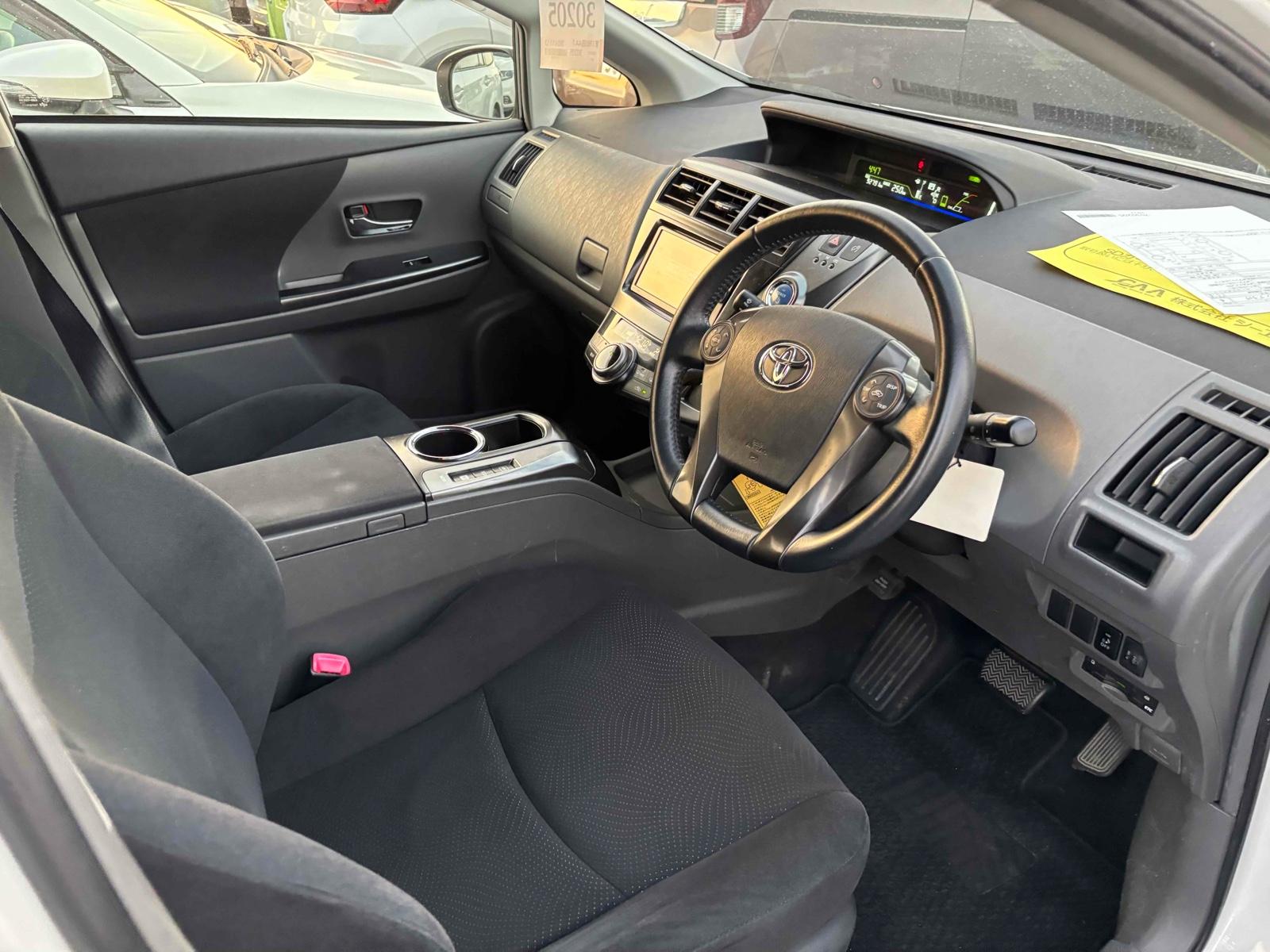 Toyota Prius ALPHA S TUNE BLACK