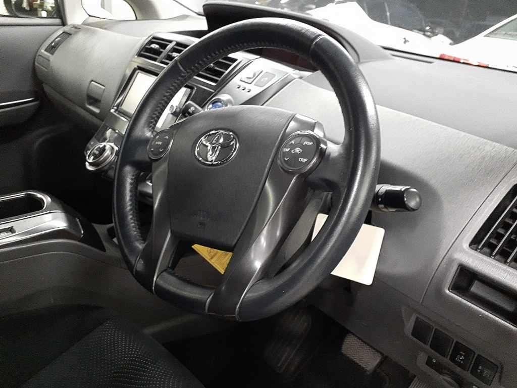 Toyota Prius ALPHA S TUNE BLACK