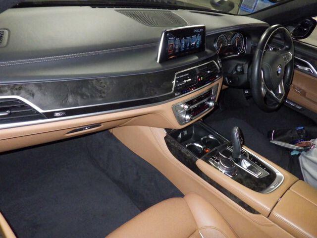 BMW 7 Series 740E IPERFORMANCE M-SPORT