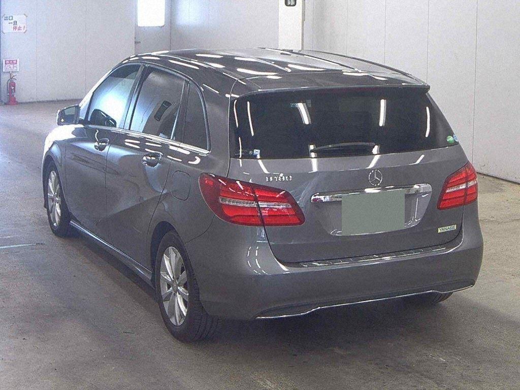 Mercedes-Benz B-CLASS B180