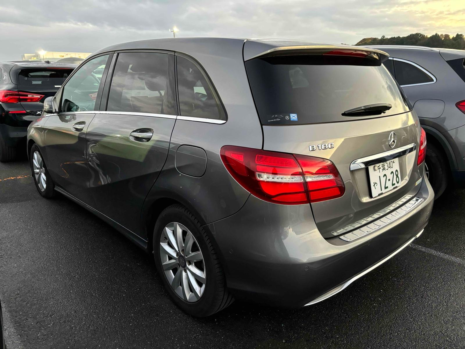 Mercedes-Benz B-CLASS B180