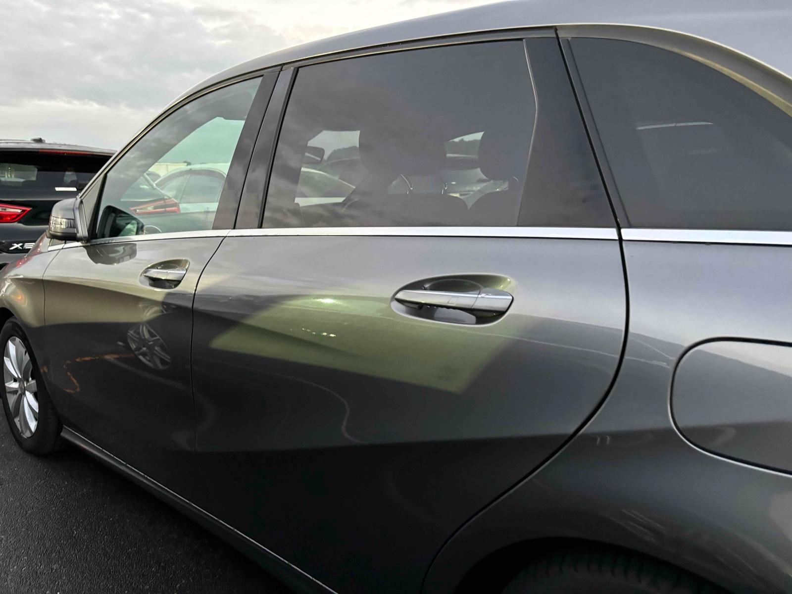 Mercedes-Benz B-CLASS B180