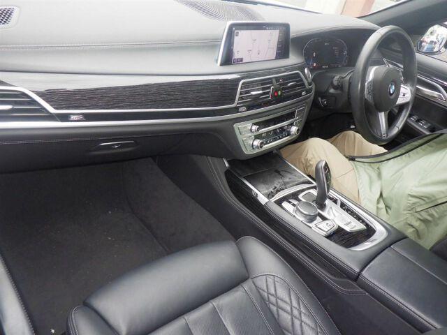 BMW 7 Series 745E M-SPORT
