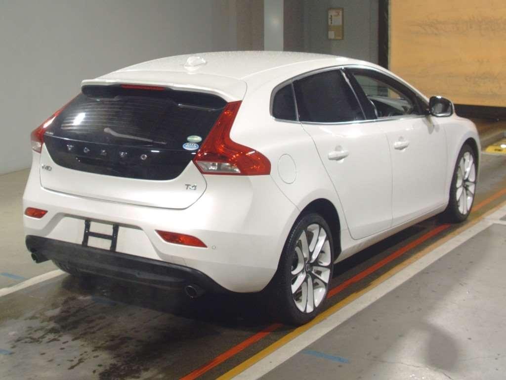 Volvo V40 T4