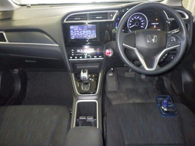 Honda Shuttle HYBRID HONDA SENSING