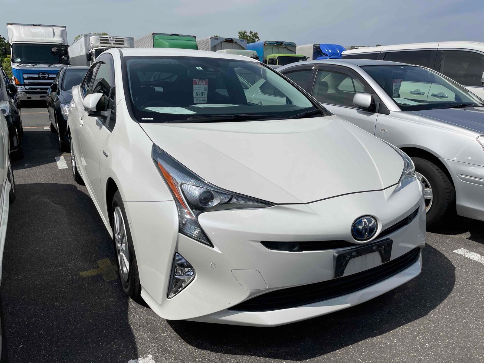 Toyota Prius  S SAFETY PLUS