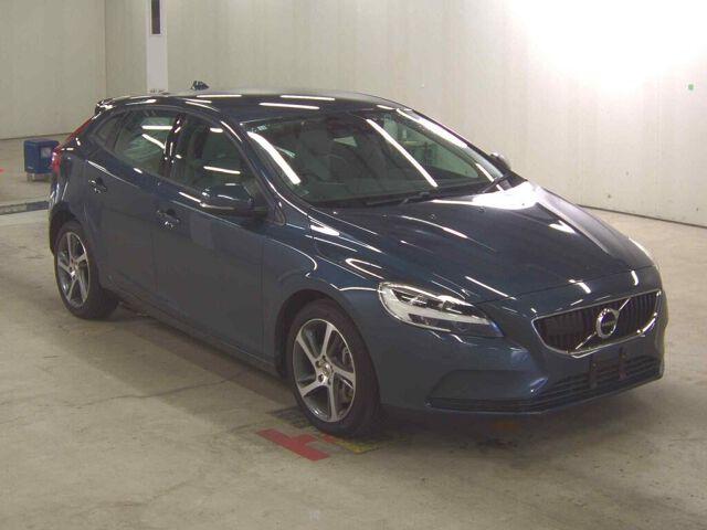 Volvo V40 D4 MOMENTUM