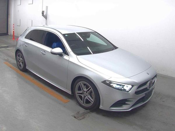 Mercedes-Benz A-class A200D AMG LINE