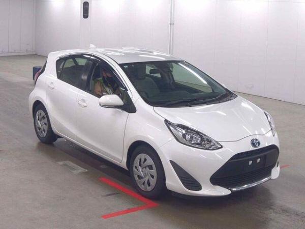 Toyota Aqua L