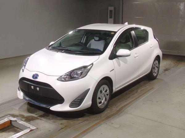 Toyota Aqua L
