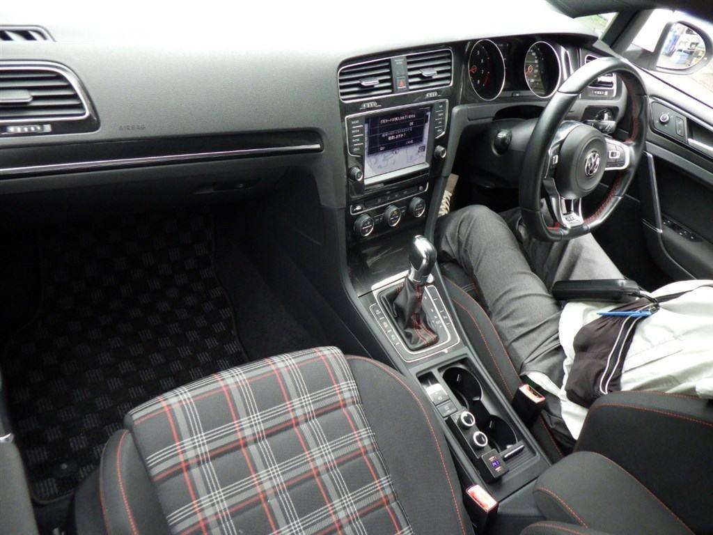 Volkswagen GOLF GTI DCC PKG