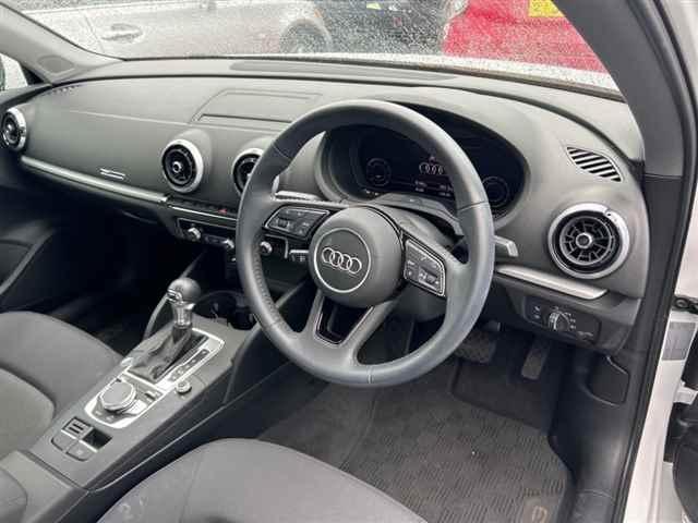 Audi A3 SEDAN 30TFSI