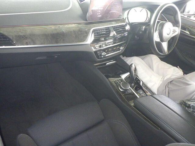 BMW 5 Series 4d 523D M-SPORT