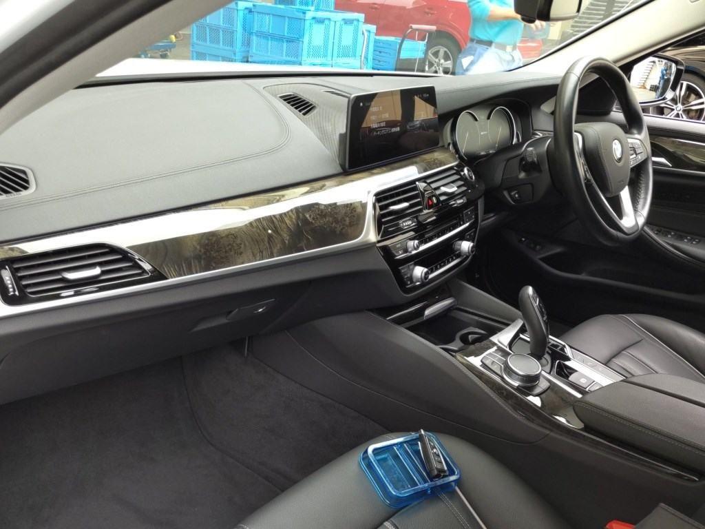 BMW 530 E LUXURY