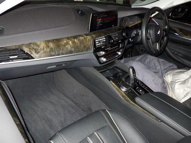 BMW 5 Series 530E RUG JIIPAF
