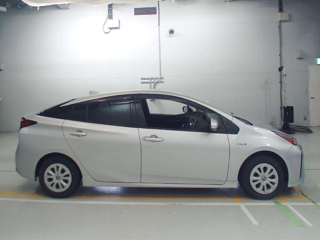 Toyota Prius S SAFETY SENS