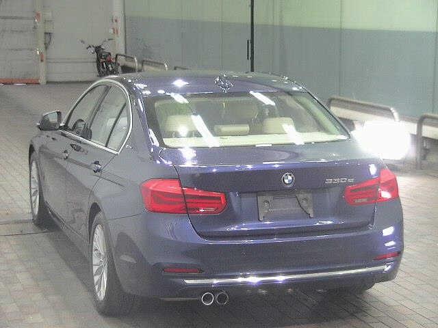 BMW 3 Series 330e iﾊﾟﾌｫｰﾏﾝｽﾗｸﾞｼﾞｭｱﾘｰ