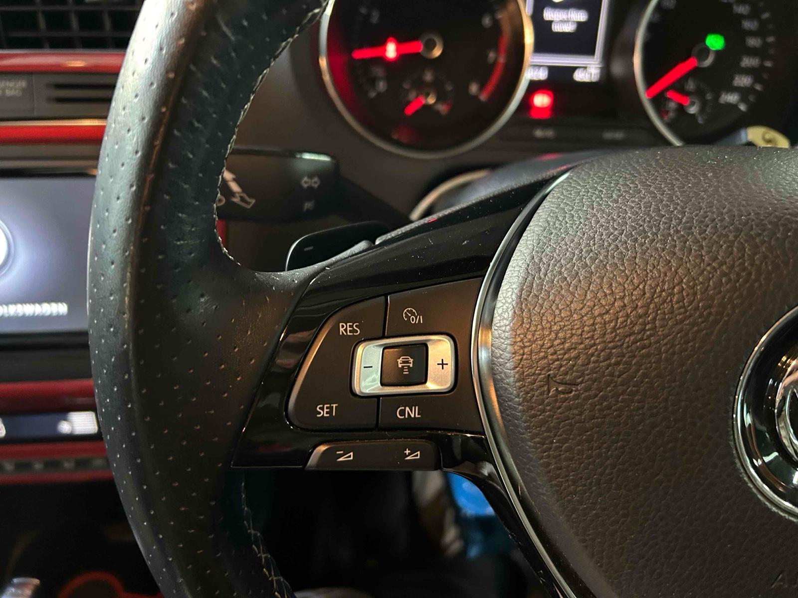 Volkswagen POLO 5D CROSSPOLO