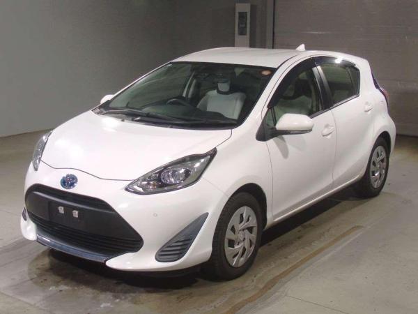 Toyota Aqua L