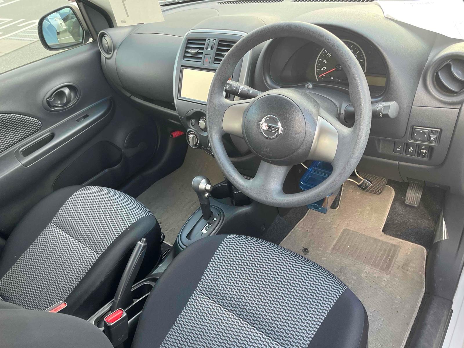 Nissan MARCH X