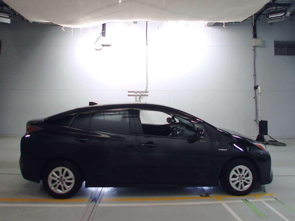 Toyota Prius  S SAFETY PLUS