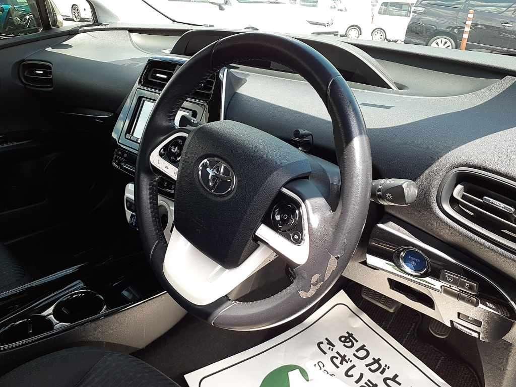 Toyota Prius  S SAFETY PLUS