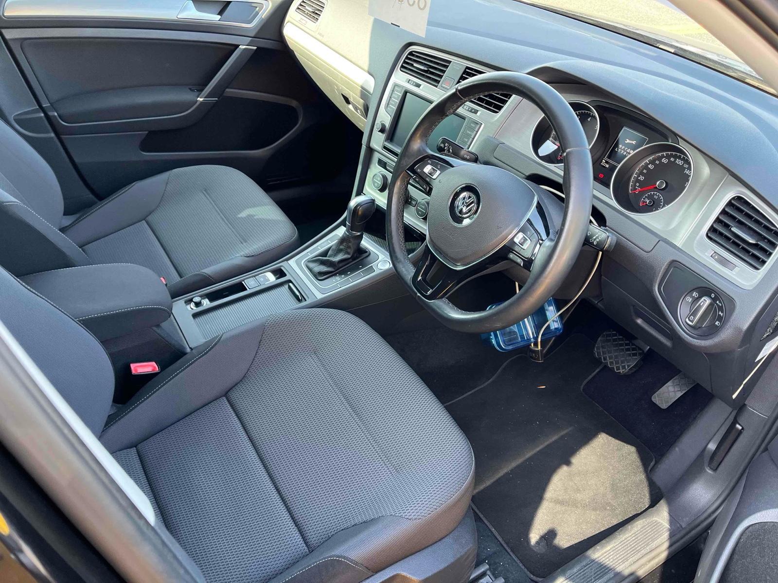 Volkswagen GOLF 5D TSI COMFORT LB TECH