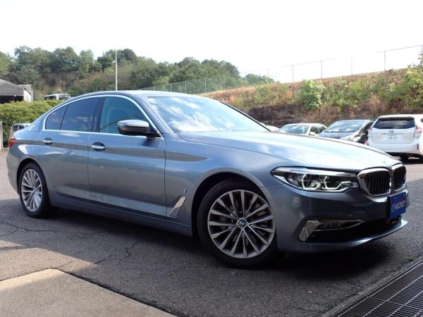 BMW 5 Series 530eアイパフォーマンスラグジュアリー