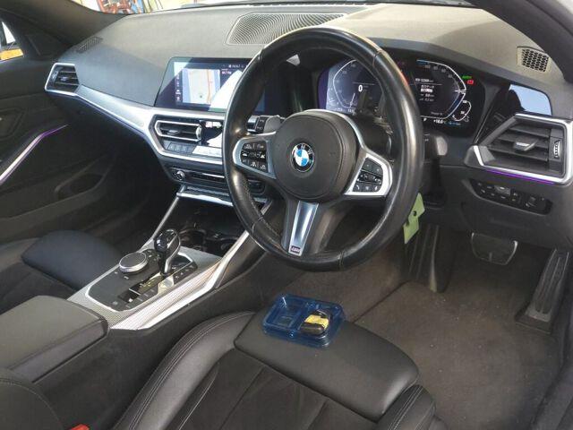 BMW 3 Series 4d 330E M SPORT