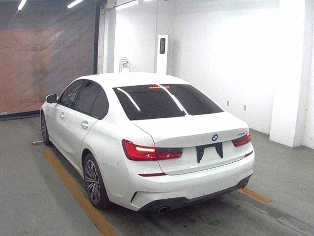 BMW 3 Series 4d 330E M SPORT