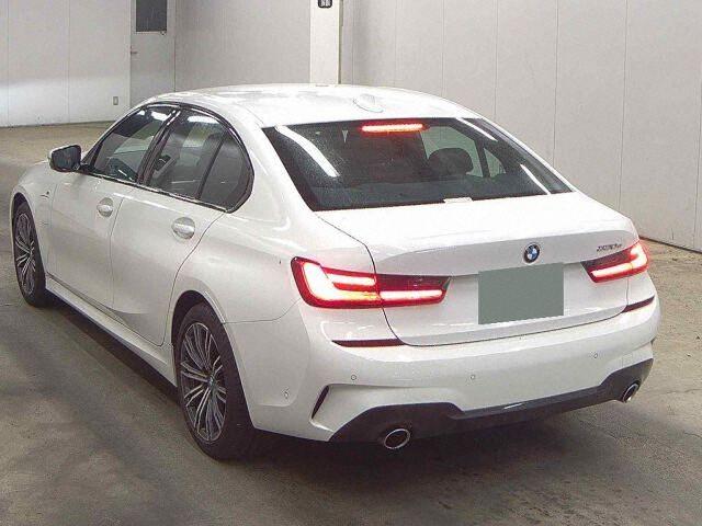 BMW 3 Series 4d 330E M-SPORT