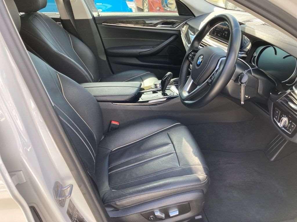 BMW 5 Series 530eﾗｸﾞｼﾞｭｱｱｲﾊﾟﾌｫﾏﾝｽ