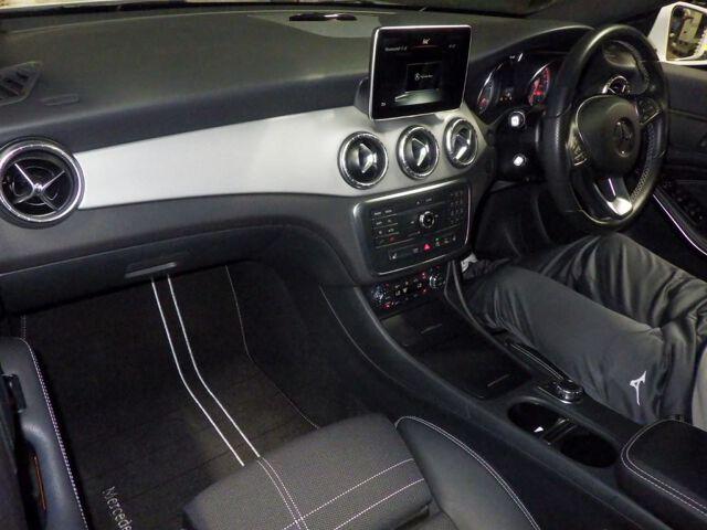 Mercedes-Benz Cla-class CLA180